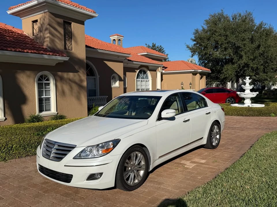 2009 Hyundai Genesis - Image 2 of 12