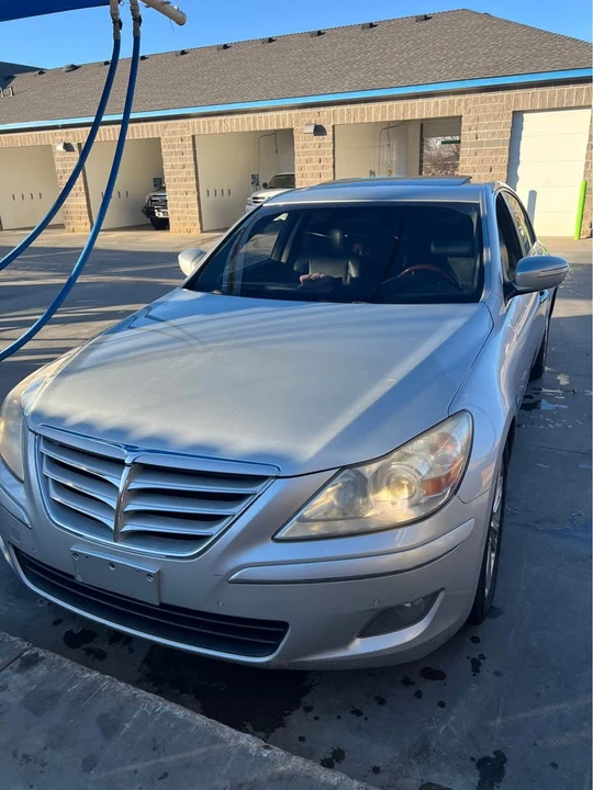 2009 Hyundai Genesis - Image 2 of 6