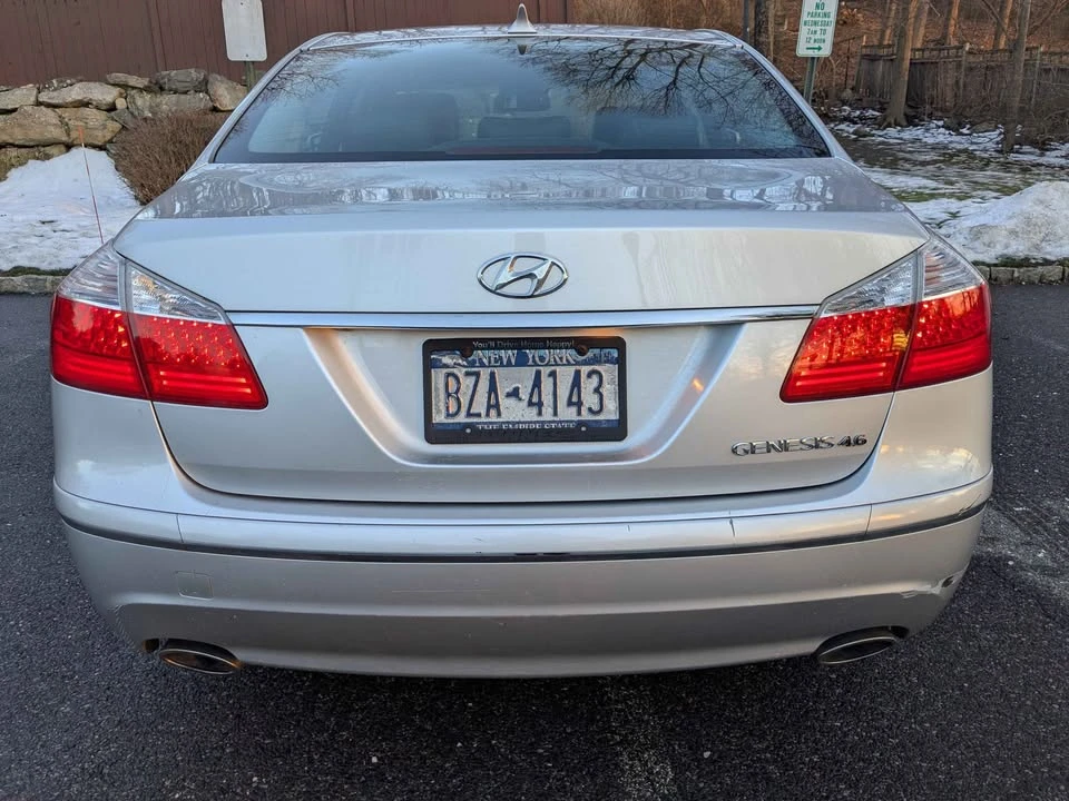 2009 Hyundai Genesis - Image 6 of 13