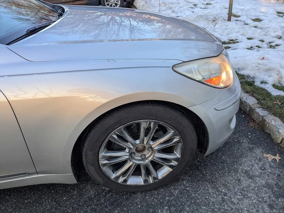 2009 Hyundai Genesis - Image 2 of 13