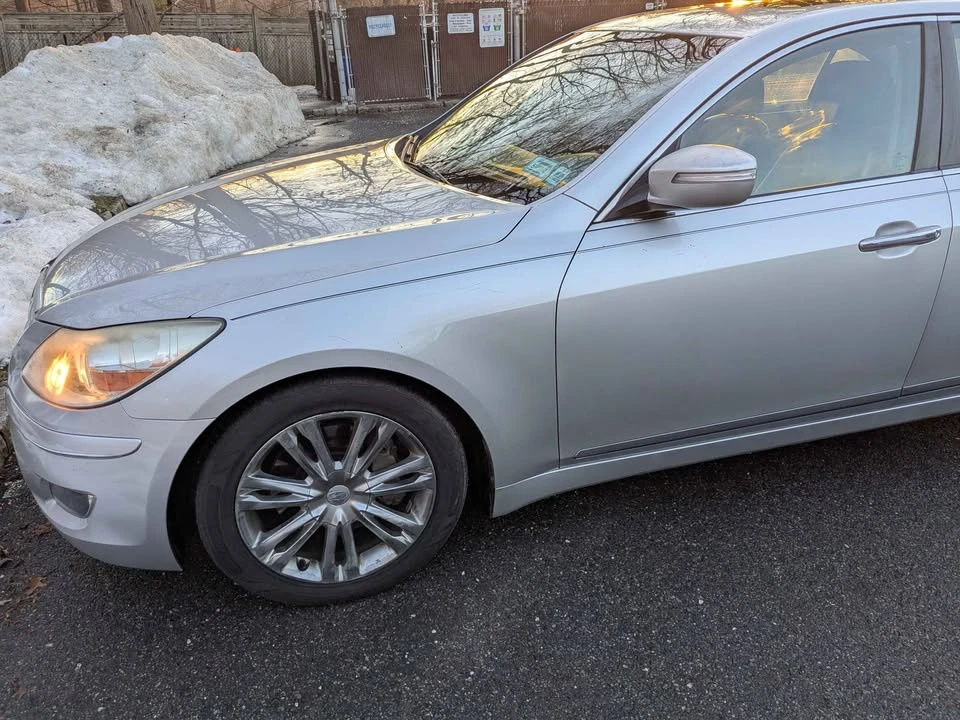 2009 Hyundai Genesis - Image 3 of 13