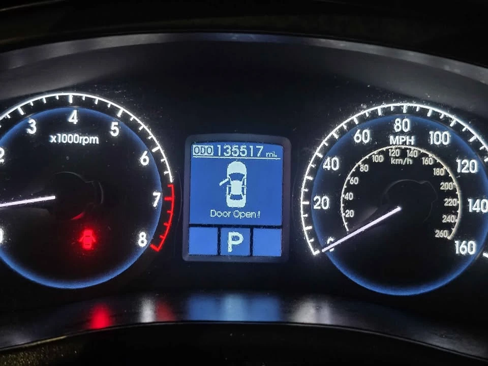 2009 Hyundai Genesis - Image 7 of 13