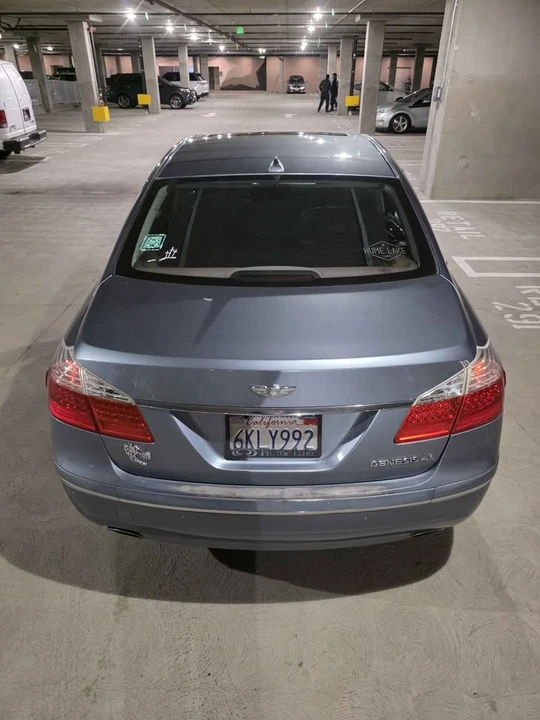 2009 Hyundai Genesis - Image 12 of 13