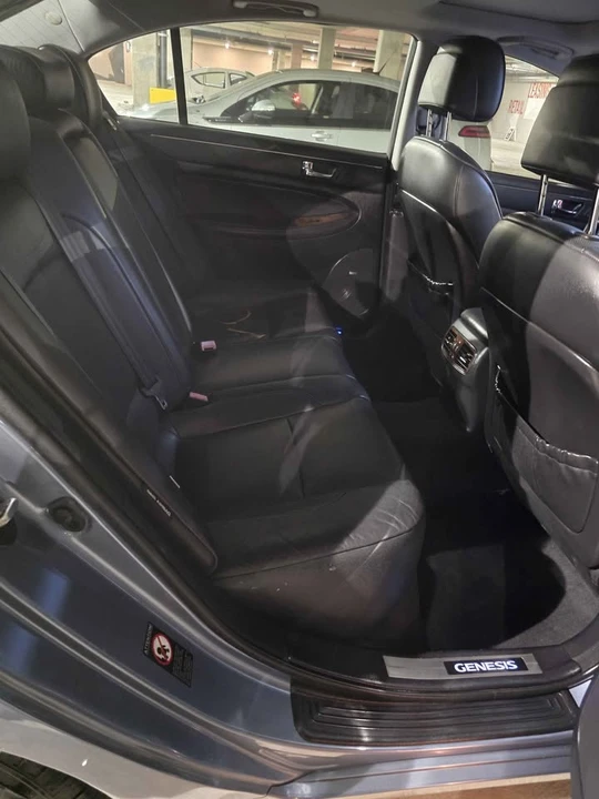2009 Hyundai Genesis - Image 5 of 13