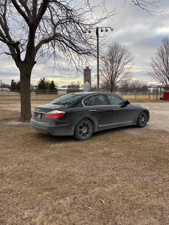 2009 Hyundai Genesis - Image 2 of 3