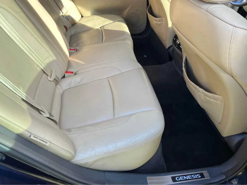 2009 Hyundai Genesis - Image 14 of 19