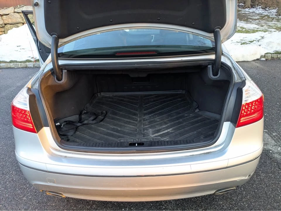 2009 Hyundai Genesis - Image 10 of 10