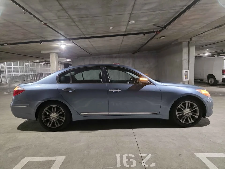 2009 Hyundai Genesis - Image 8 of 13