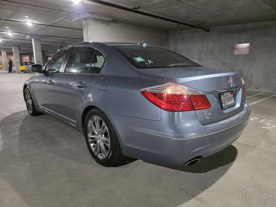 2009 Hyundai Genesis - Image 10 of 13