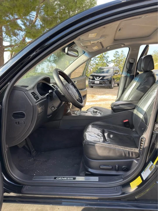 2009 Hyundai Genesis - Image 6 of 13