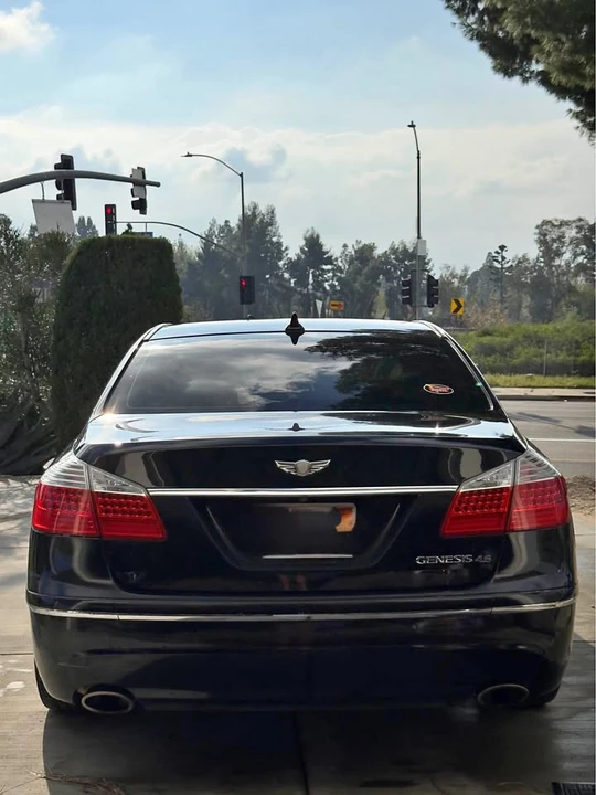 2009 Hyundai Genesis - Image 2 of 13