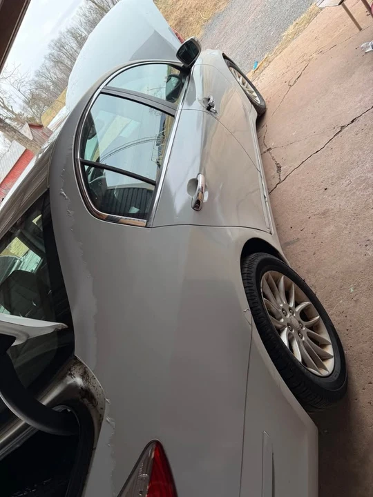 2009 Hyundai Genesis - Image 2 of 4