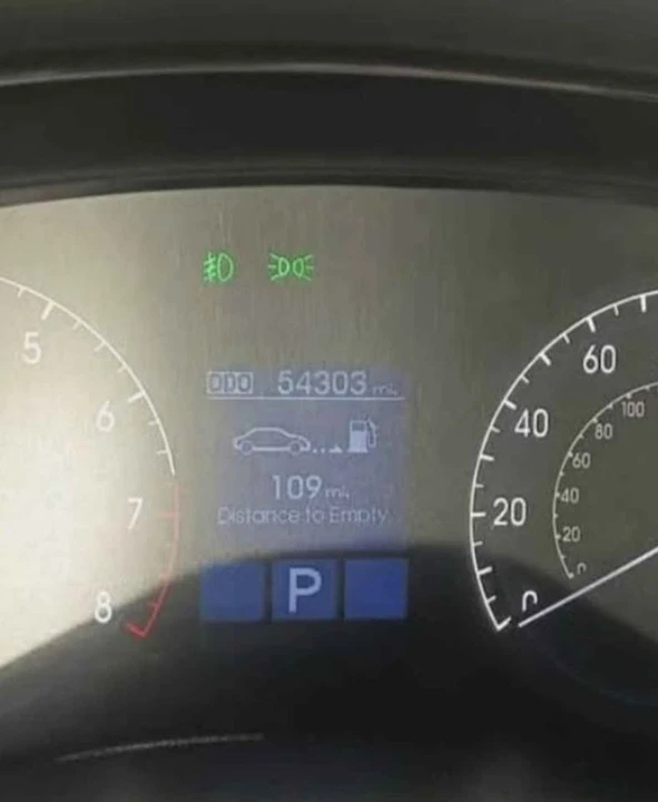 2009 Hyundai Genesis - Image 13 of 15