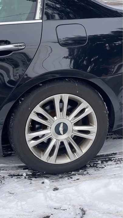 2009 Hyundai Genesis - Image 5 of 11