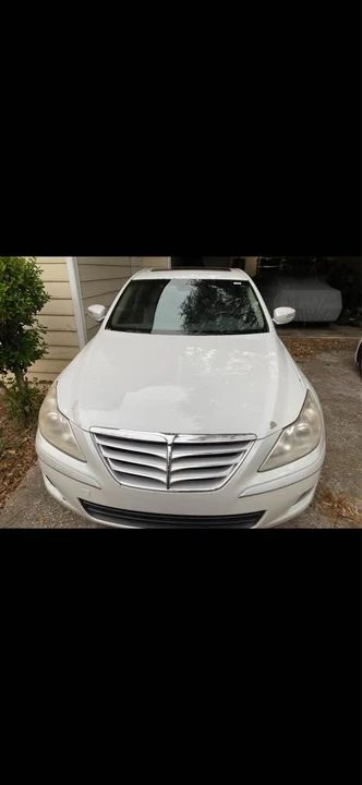 2009 Hyundai Genesis - Image 4 of 8