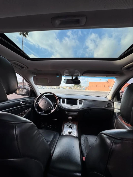 2009 Hyundai Genesis - Image 6 of 10