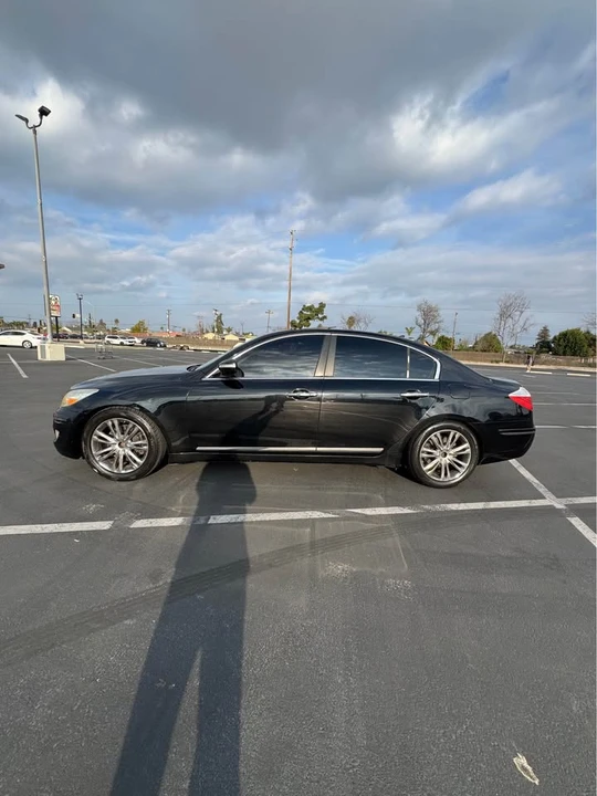 2009 Hyundai Genesis - Image 2 of 10