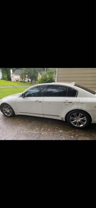 2009 Hyundai Genesis - Image 2 of 8