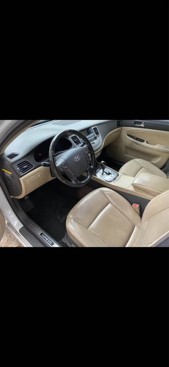 2009 Hyundai Genesis - Image 5 of 8