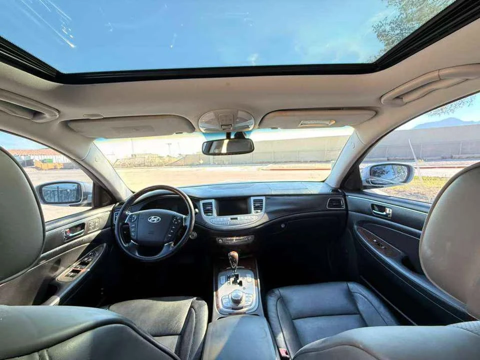 2009 Hyundai Genesis - Image 7 of 12