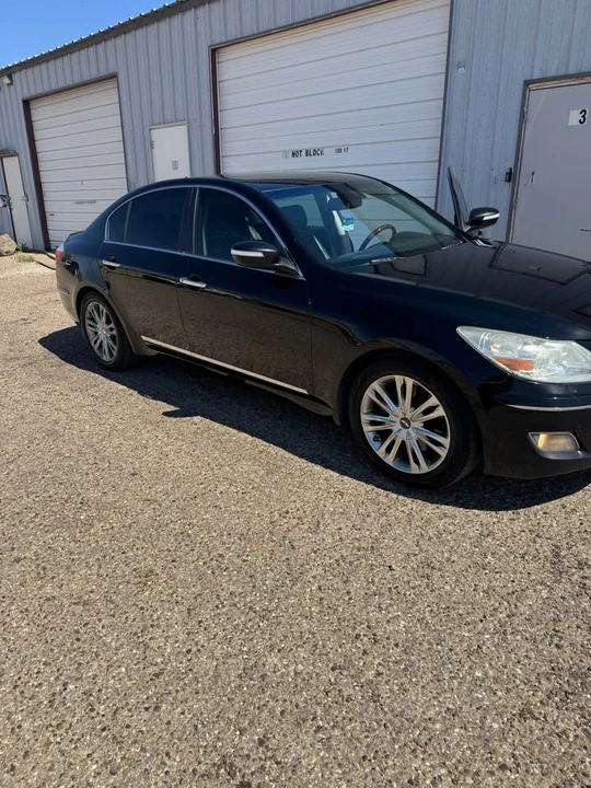 2009 Hyundai Genesis - Image 10 of 11