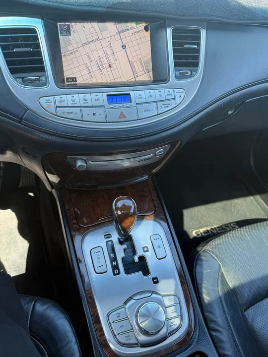 2009 Hyundai Genesis - Image 14 of 19