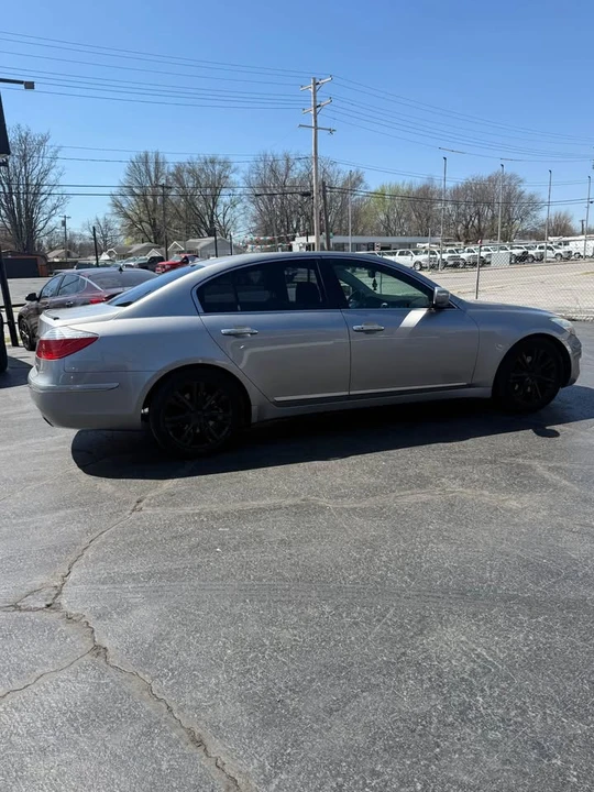 2009 Hyundai Genesis - Image 11 of 19