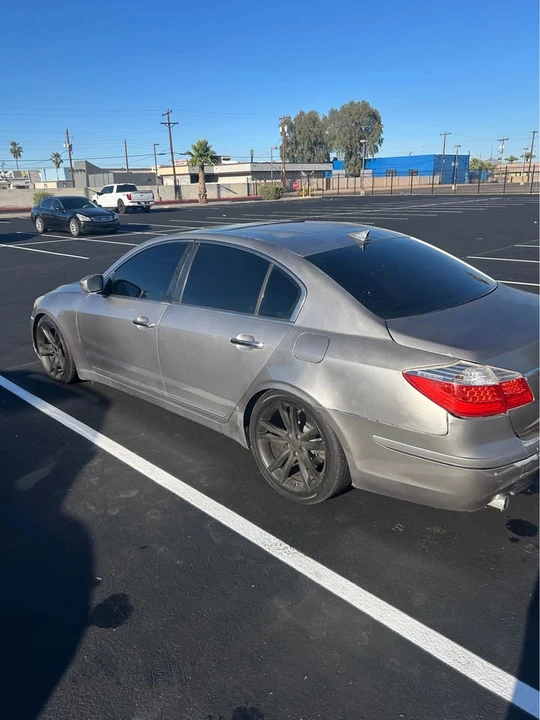 2009 Hyundai Genesis - Image 2 of 7
