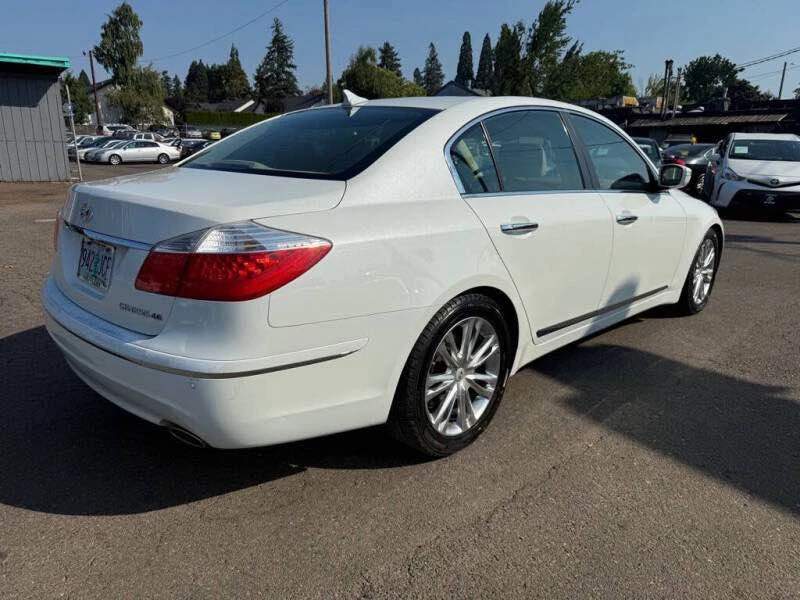 2009 Hyundai Genesis - Image 5 of 9