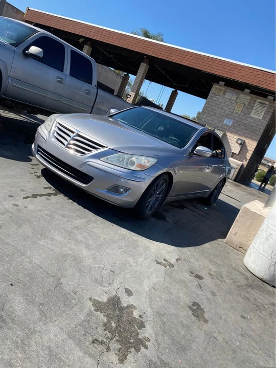 2009 Hyundai Genesis - Image 3 of 3