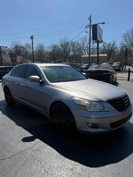 2009 Hyundai Genesis - Image 2 of 19
