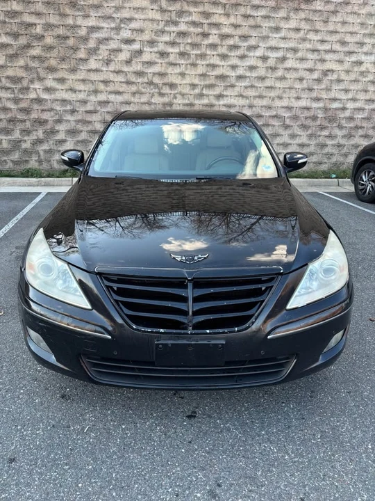 2009 Hyundai Genesis - Image 2 of 8