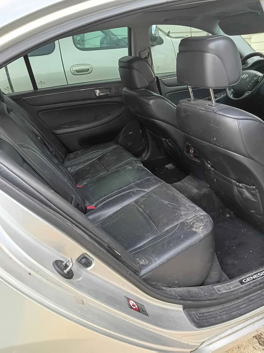 2009 Hyundai Genesis - Image 6 of 6
