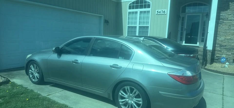 2009 Hyundai Genesis - Image 2 of 9