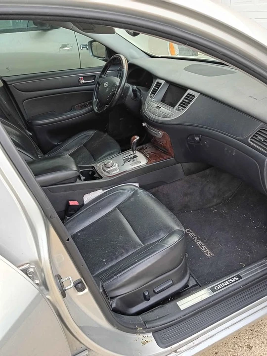 2009 Hyundai Genesis - Image 5 of 6