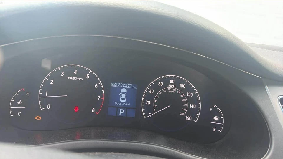 2009 Hyundai Genesis - Image 8 of 9