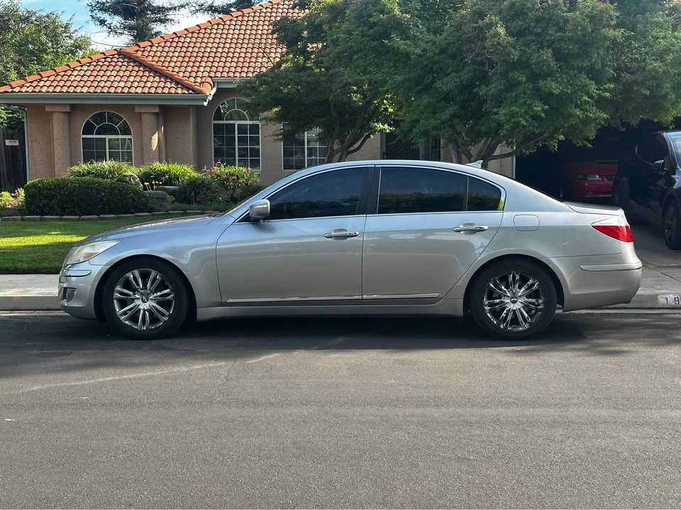 2009 Hyundai Genesis - Image 4 of 11