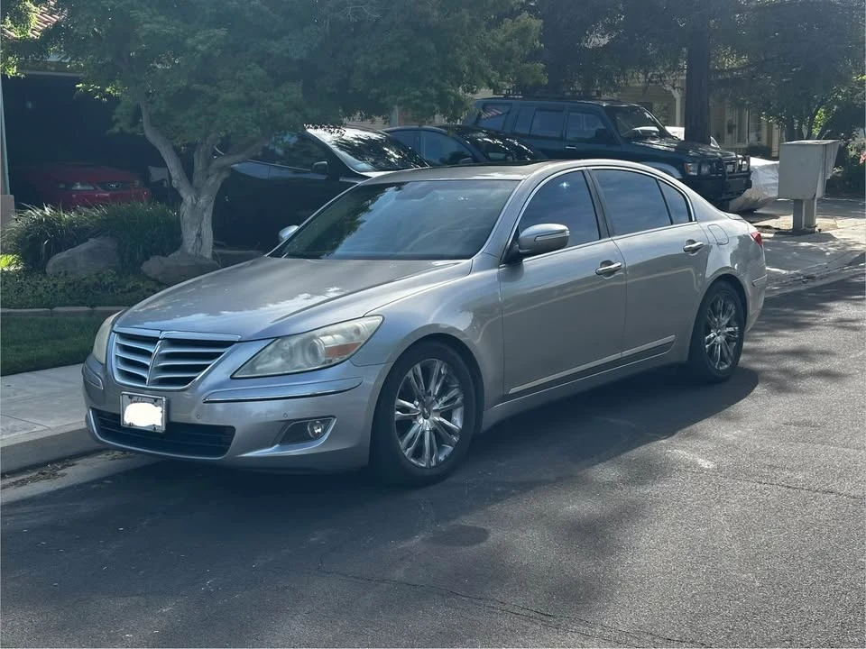2009 Hyundai Genesis - Image 3 of 11