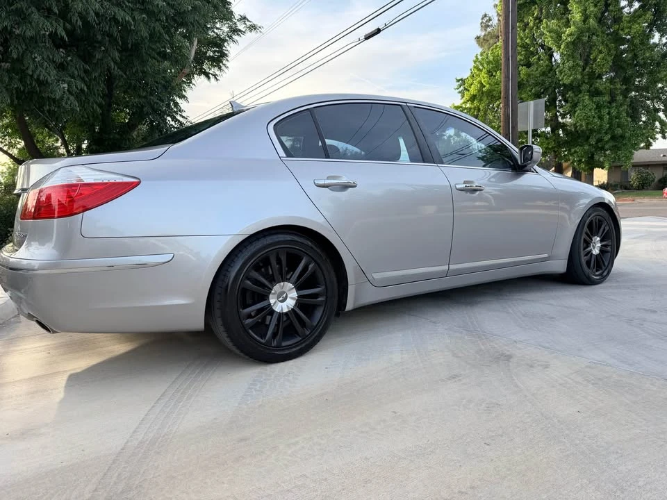 2009 Hyundai Genesis - Image 7 of 18