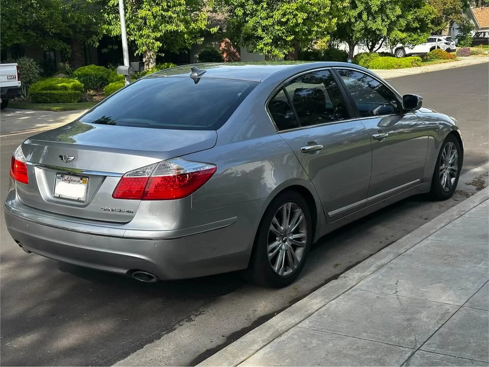 2009 Hyundai Genesis - Image 7 of 11
