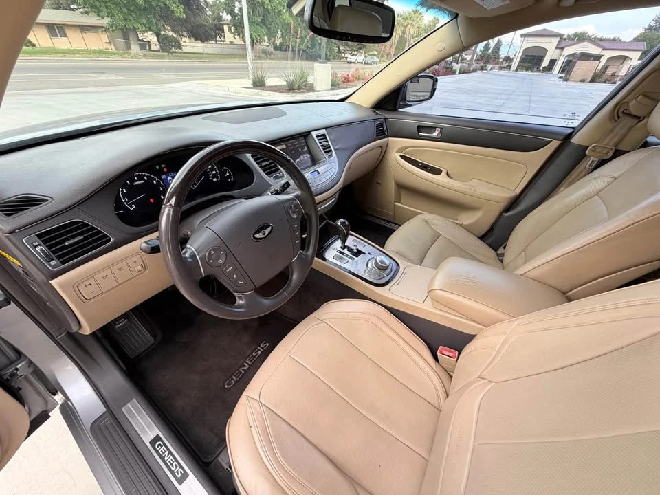 2009 Hyundai Genesis - Image 10 of 18