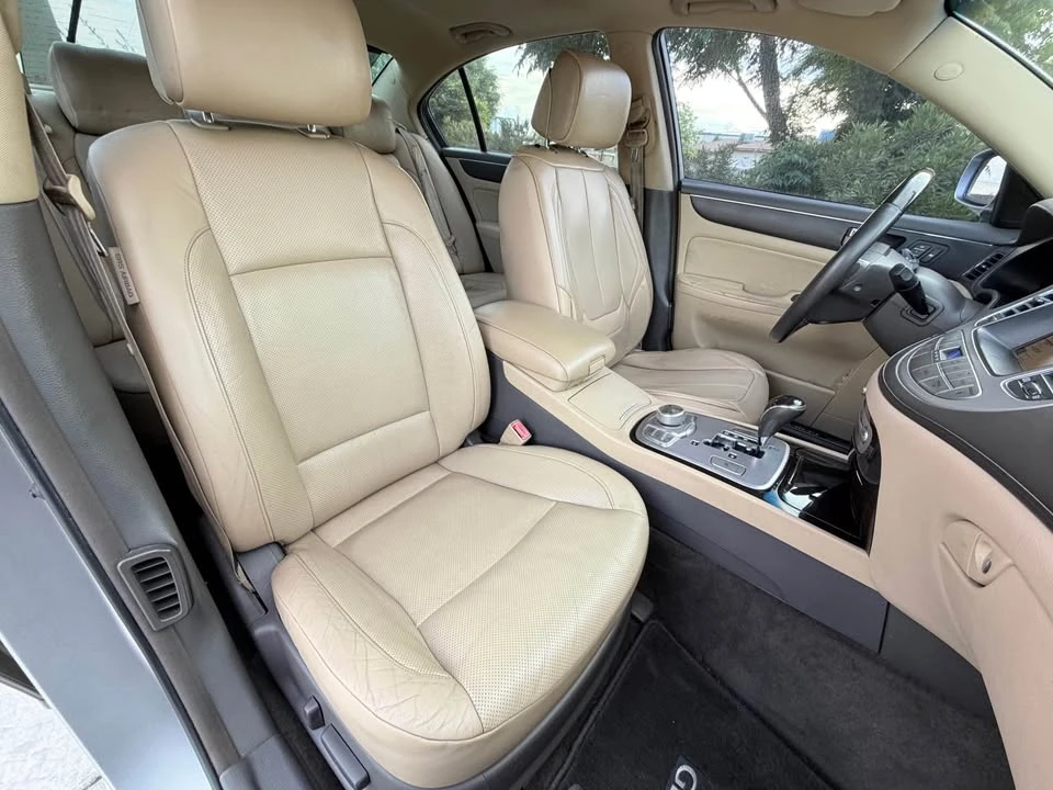 2009 Hyundai Genesis - Image 15 of 18