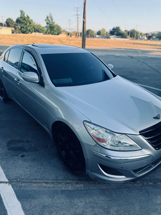 2009 Hyundai Genesis - Image 2 of 9