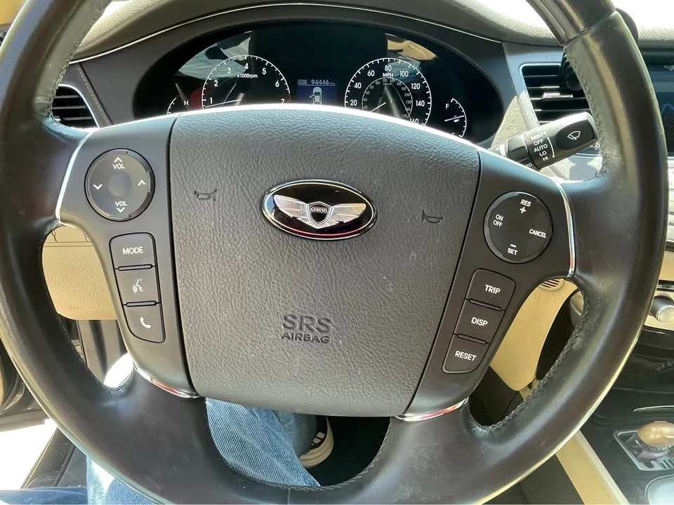 2009 Hyundai Genesis - Image 13 of 18