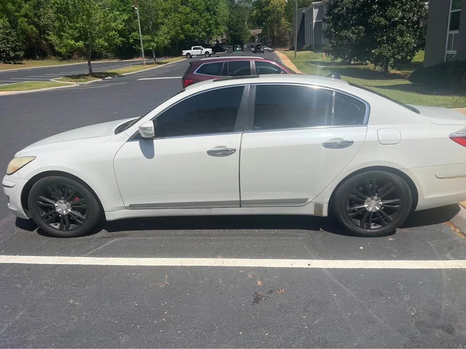 2009 Hyundai Genesis - Image 2 of 6