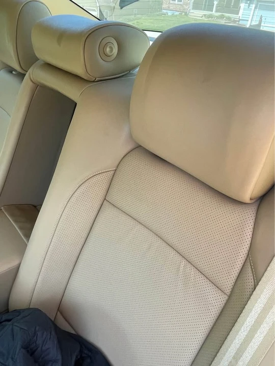 2009 Hyundai Genesis - Image 16 of 18