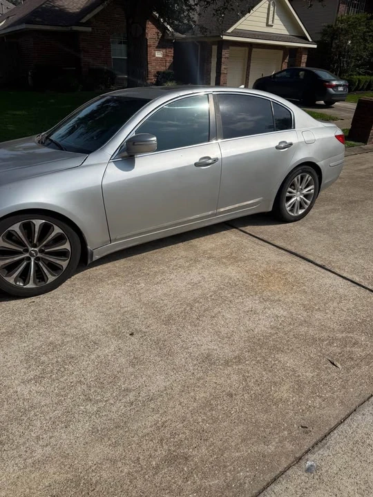 2009 Hyundai Genesis - Image 3 of 4
