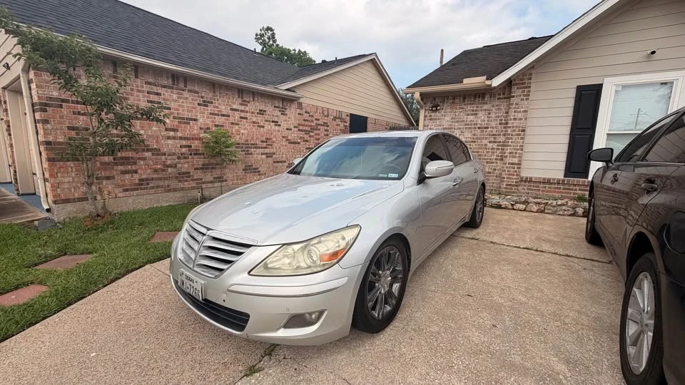 2009 Hyundai Genesis - Image 6 of 16