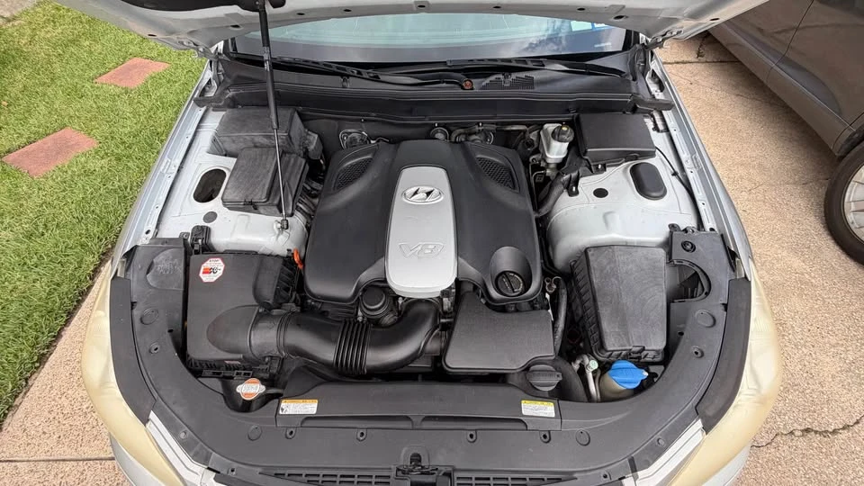 2009 Hyundai Genesis - Image 16 of 16