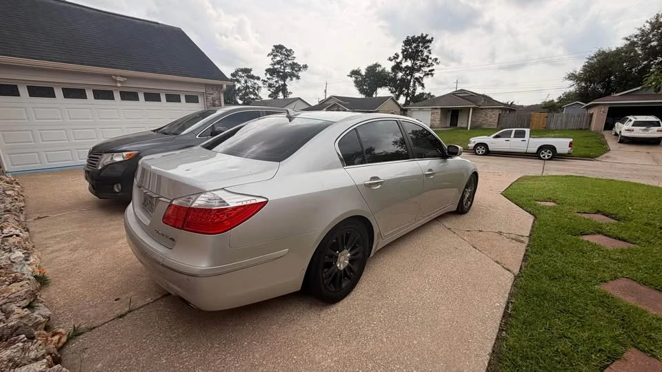 2009 Hyundai Genesis - Image 3 of 12